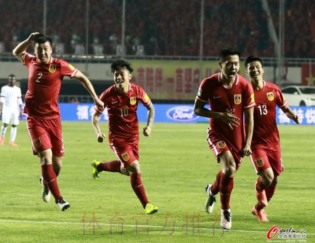 世预赛-黄博文武磊立功 国足2-0卡塔尔进12强赛